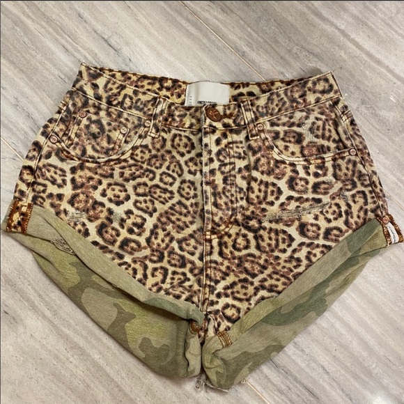 One Teaspoon Pants - Oneteaspoon leopard denim shorts